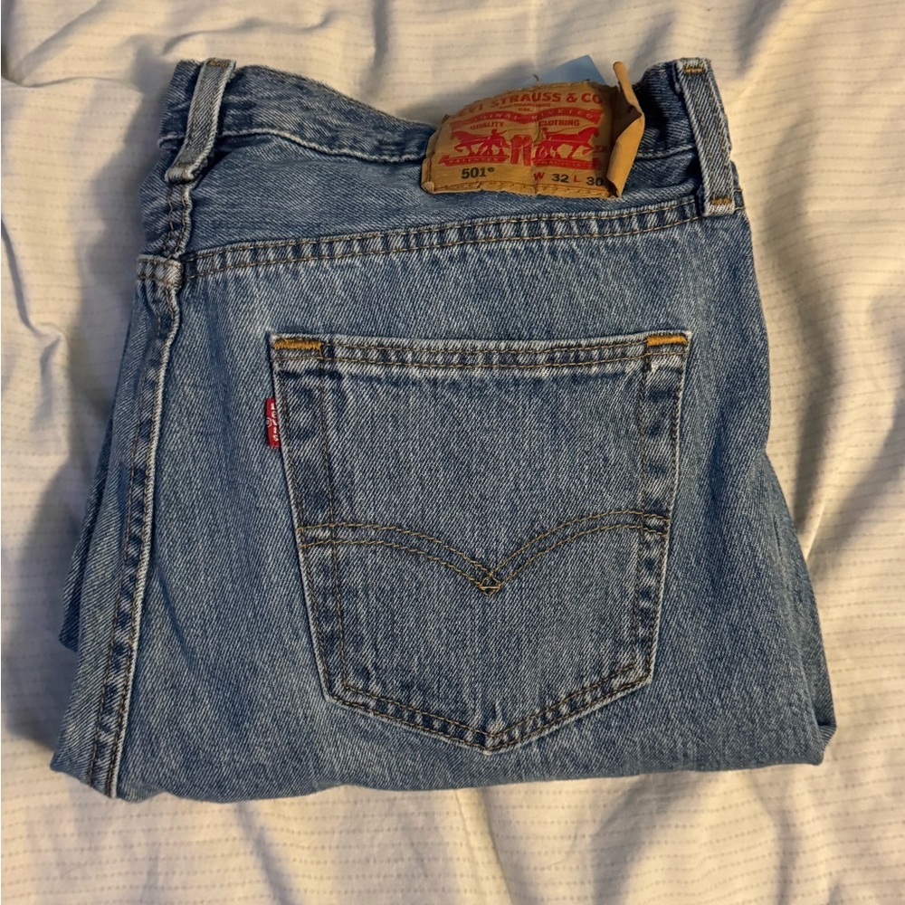 Levi 501 Light blue wash